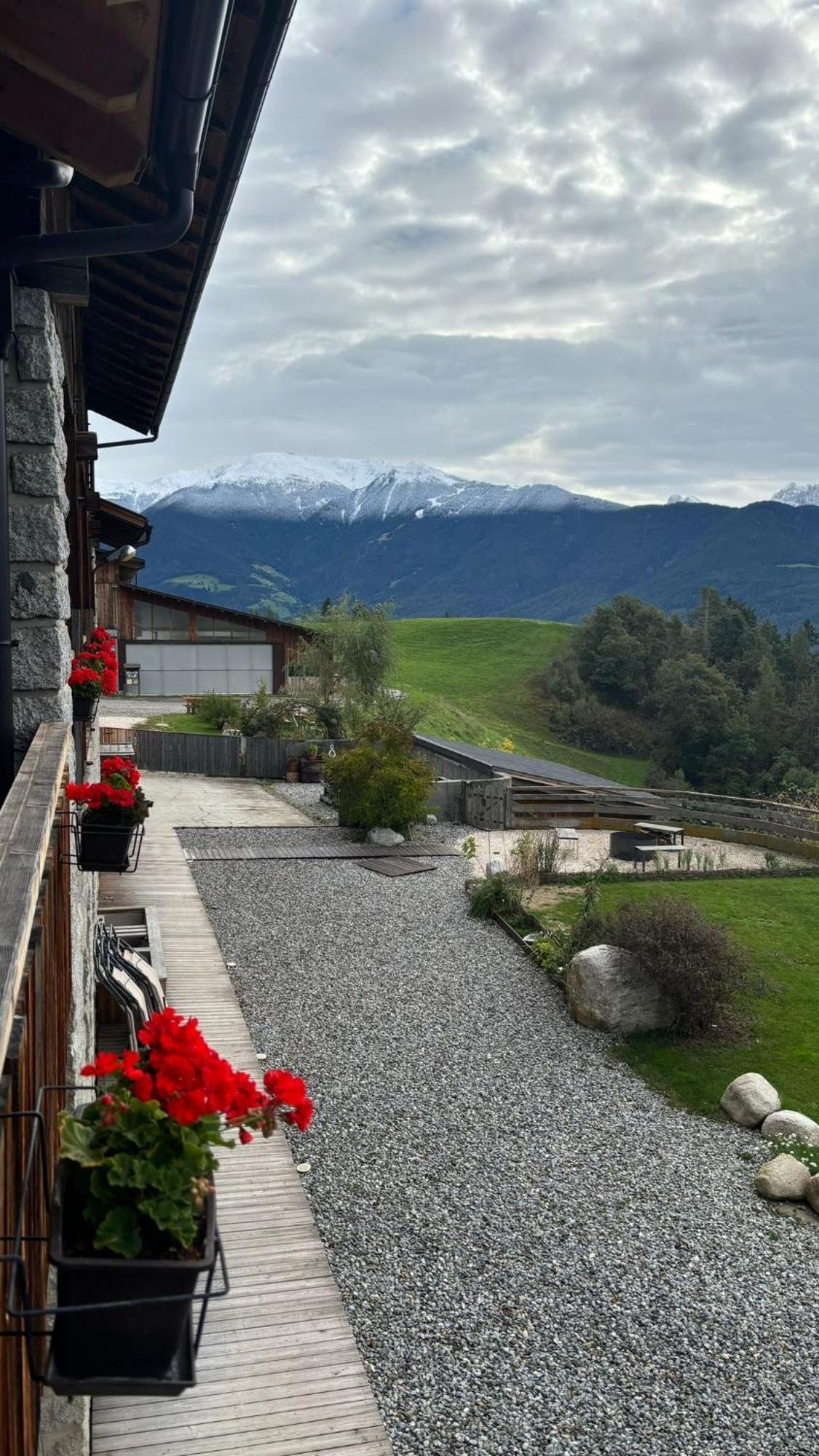 Dietrichhof A Bsunders Platzl Appartement Feldthurns Buitenkant foto