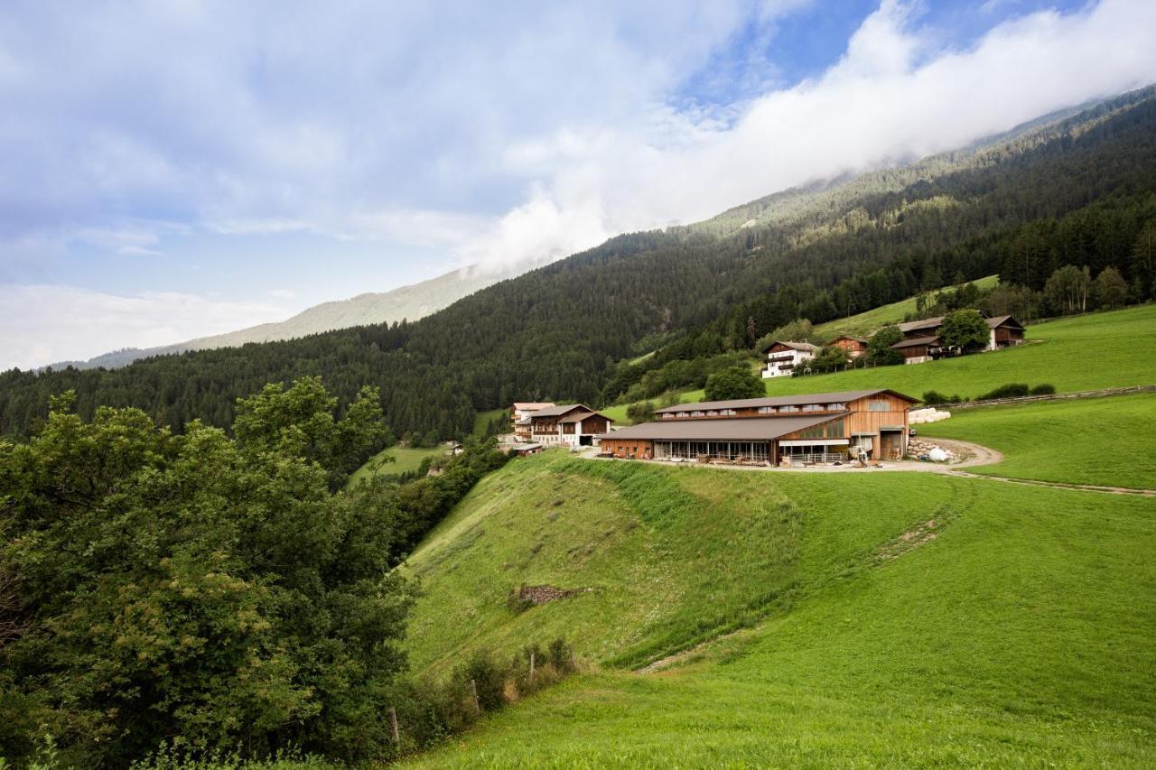 Dietrichhof A Bsunders Platzl Appartement Feldthurns Buitenkant foto